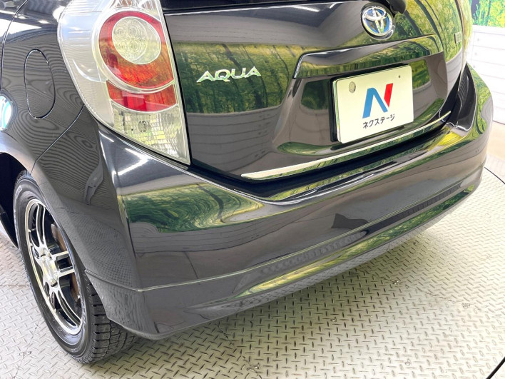 2012 Toyota Aqua DAA-NHP10 (UW-69fd52d57a43e)[7]