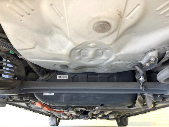 2012 Toyota Aqua DAA-NHP10 (UW-69fd52d57a43e)[15]