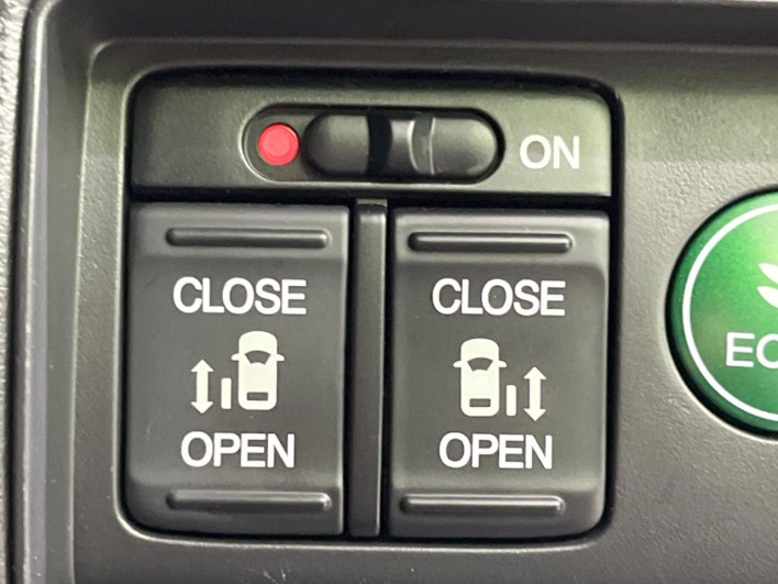 2014 Honda Odyssey DBA-RC1 (UW-69fd52dfbf1aa)[22]