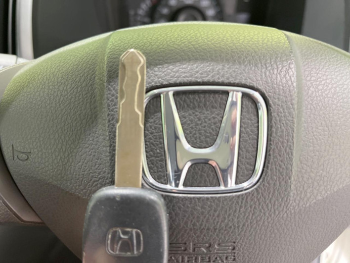 2010 Honda Step Wagon DBA-RK1 (UW-69fd52e1bc9ad)[22]