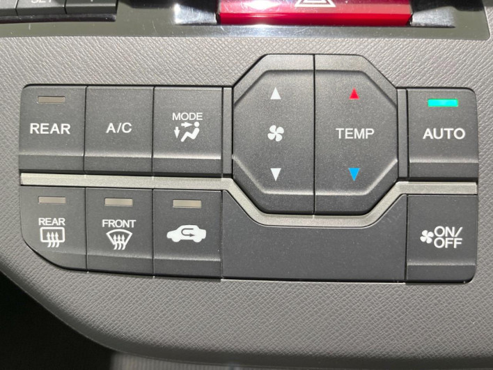 2010 Honda Step Wagon DBA-RK1 (UW-69fd52e1bc9ad)[26]