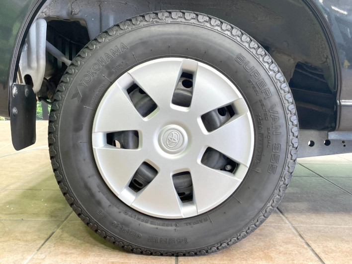 2017 Toyota PIXIS VAN EBD-S321M (UW-69fd52e86b68d)[19]