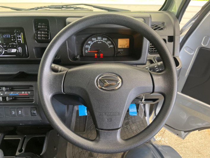 2019 Daihatsu Hiace Truck EBD-S500P (UW-69fd52e8c8c78)[18]