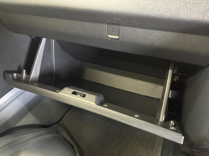 2019 Daihatsu Hiace Truck EBD-S500P (UW-69fd52e8c8c78)[27]