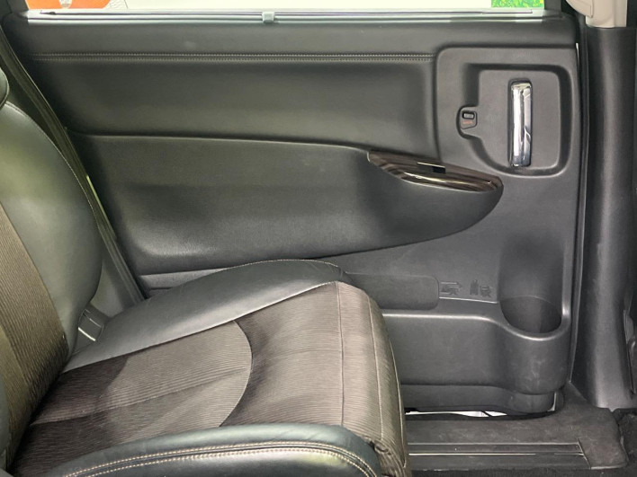 2016 Nissan Elgrand DBA-TE52 (UW-69fd52eebc37f)[27]