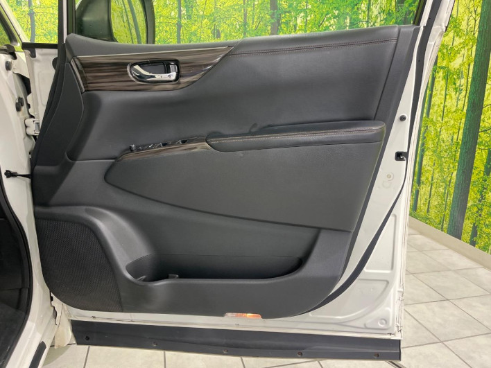 2016 Nissan Elgrand DBA-TE52 (UW-69fd52eebc37f)[26]