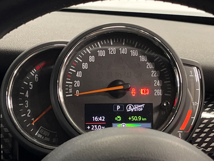 2017 Rover Mini DBA-XS20 (UW-69fd52f907254)[24]