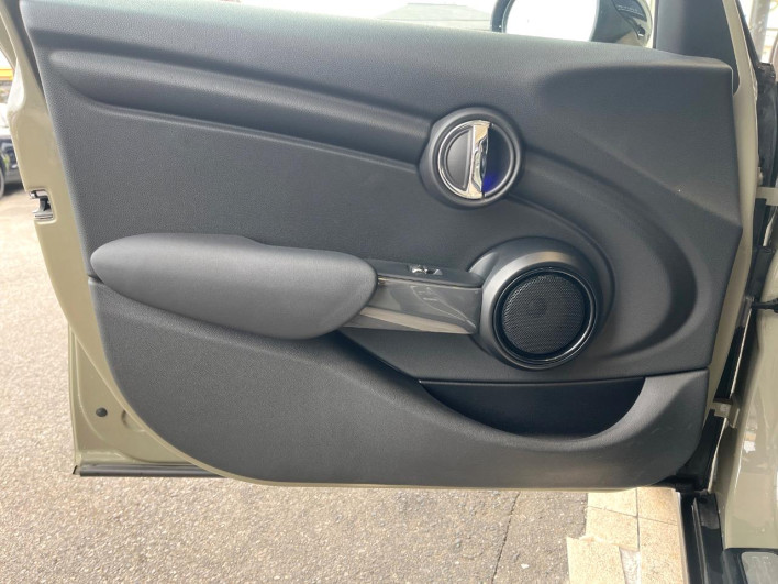 2019 Rover Mini LDA-XT15M (UW-69fd52f9516b5)[17]