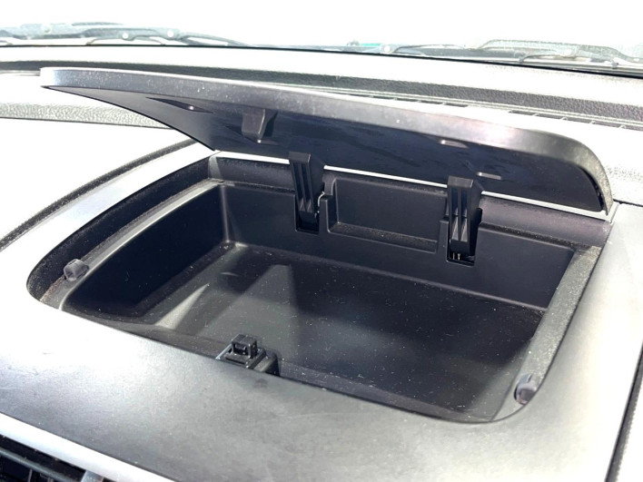 2013 Suzuki Swift DBA-ZC72S (UW-69fd52ff5e288)[26]