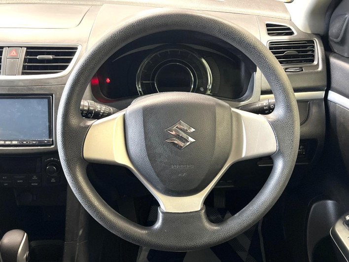 2013 Suzuki Swift DBA-ZC72S (UW-69fd52ff5e288)[15]