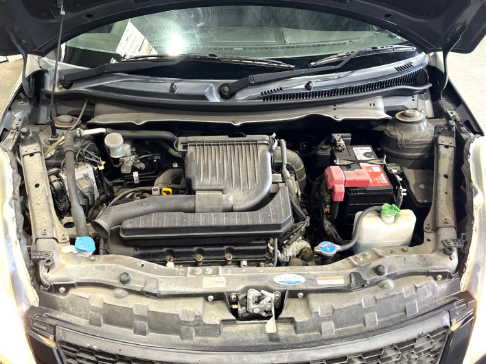 2013 Suzuki Swift DBA-ZC72S (UW-69fd52ff5e288)[4]