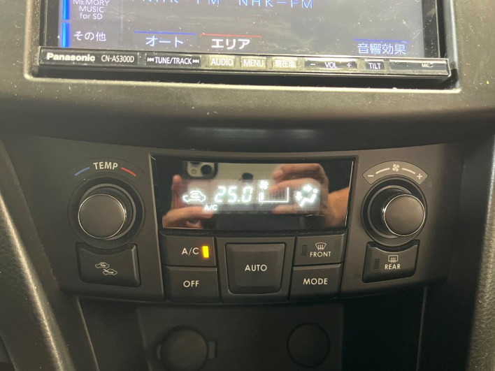 2013 Suzuki Swift DBA-ZC72S (UW-69fd52ff5e288)[29]