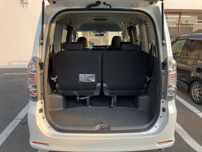 2009 Toyota Voxy DBA-ZRR70W (UW-69fd530341588)[22]