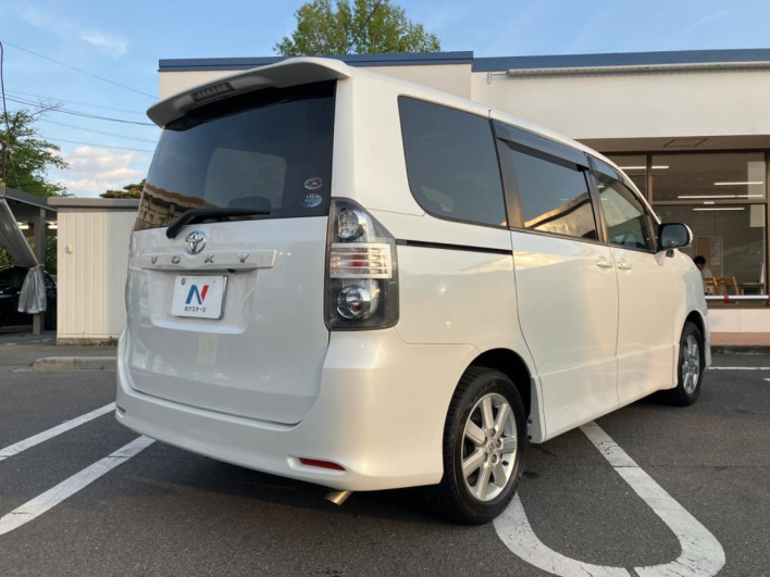 2009 Toyota Voxy DBA-ZRR70W (UW-69fd530341588)[17]