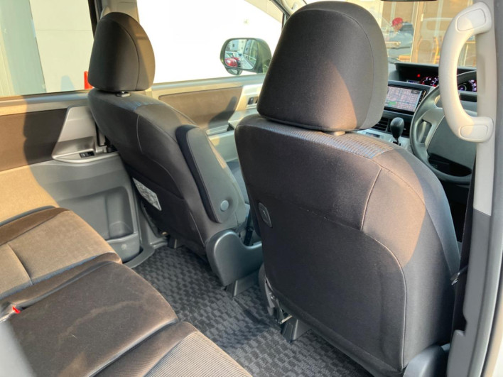 2009 Toyota Voxy DBA-ZRR70W (UW-69fd530341588)[18]