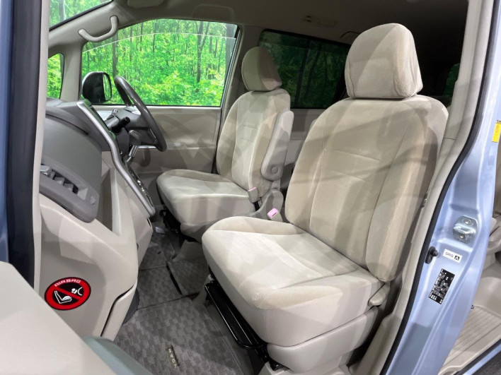 2011 Toyota Noah DBA-ZRR75G (UW-69fd530394e33)[29]