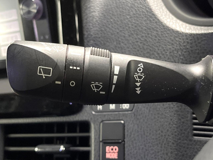 2014 Toyota Noah DBA-ZRR80W (UW-69fd530509829)[18]