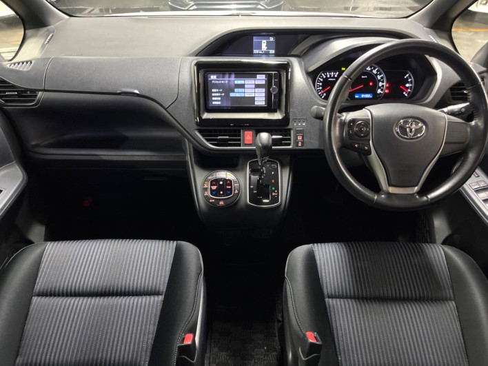 2014 Toyota Noah DBA-ZRR80W (UW-69fd530509829)[26]