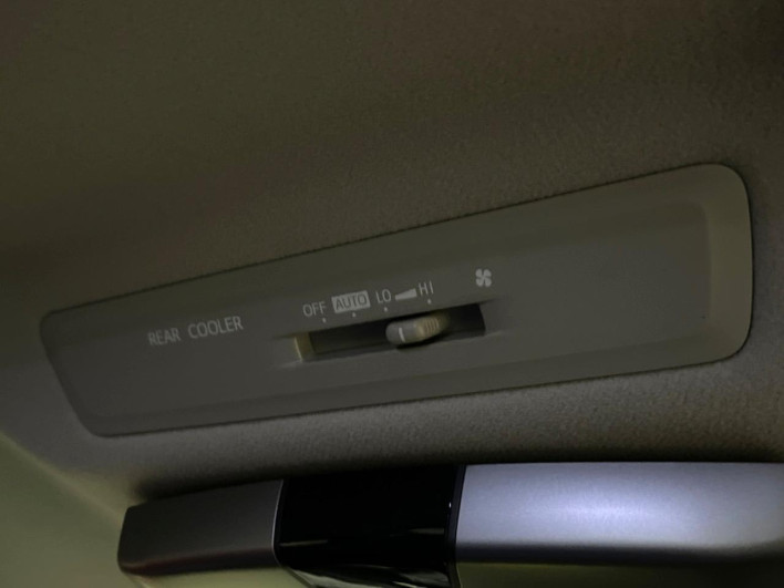 2014 Toyota Noah DBA-ZRR80W (UW-69fd530509829)[24]