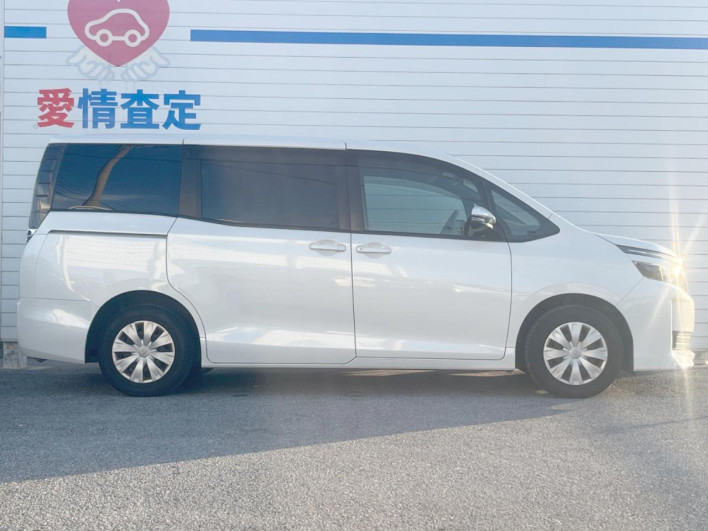 2015 Toyota Voxy DBA-ZRR80G (UW-69fd5305b2945)[8]