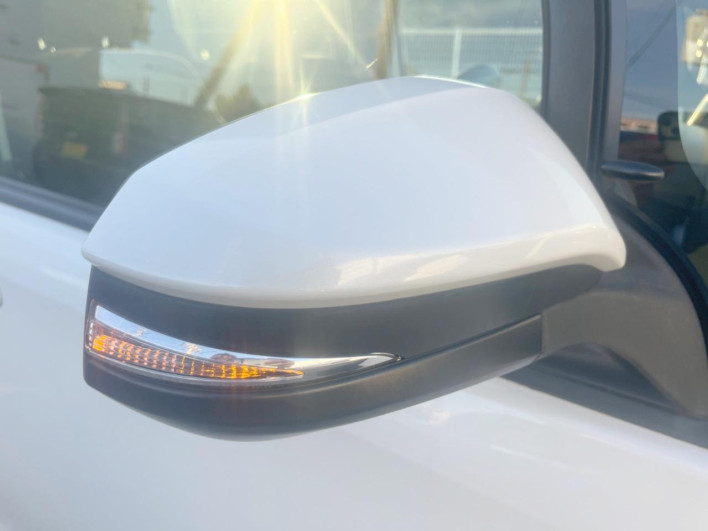 2015 Toyota Voxy DBA-ZRR80G (UW-69fd5305b2945)[15]