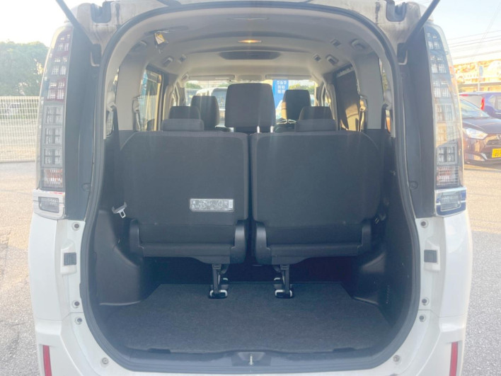 2015 Toyota Voxy DBA-ZRR80G (UW-69fd5305b2945)[25]