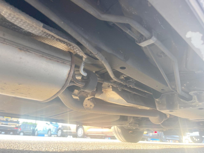 2015 Toyota Voxy DBA-ZRR80G (UW-69fd5305b2945)[18]