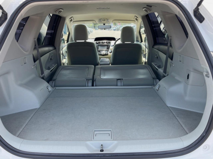 2012 Toyota Prius α DAA-ZVW41W (UW-69fd530fecfd1)[28]