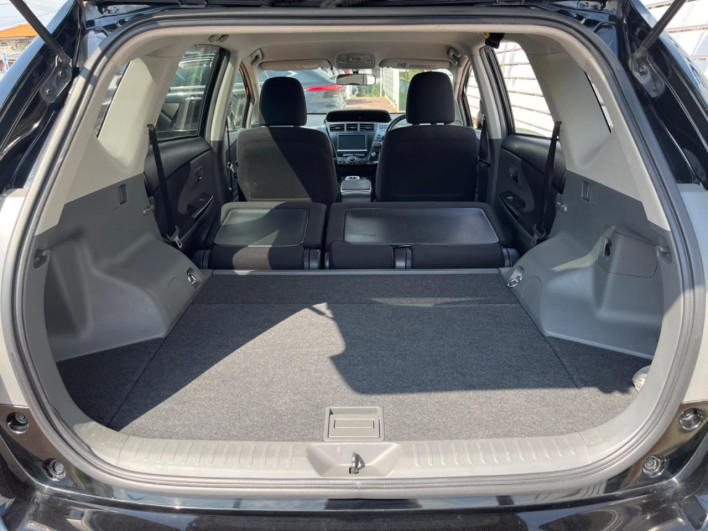 2014 Toyota Prius α DAA-ZVW41W (UW-69fd5310117a2)[21]