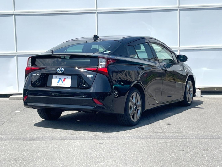 2020 Toyota Prius DAA-ZVW51 (UW-69fd5311c78b4)[8]
