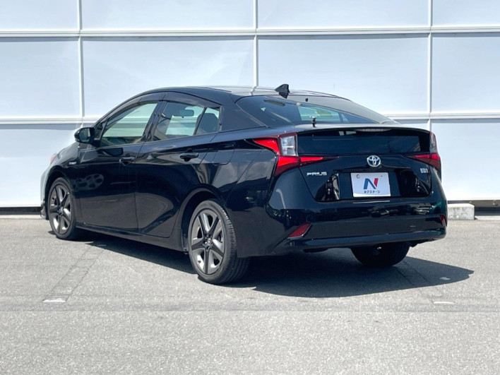 2020 Toyota Prius DAA-ZVW51 (UW-69fd5311c78b4)[9]