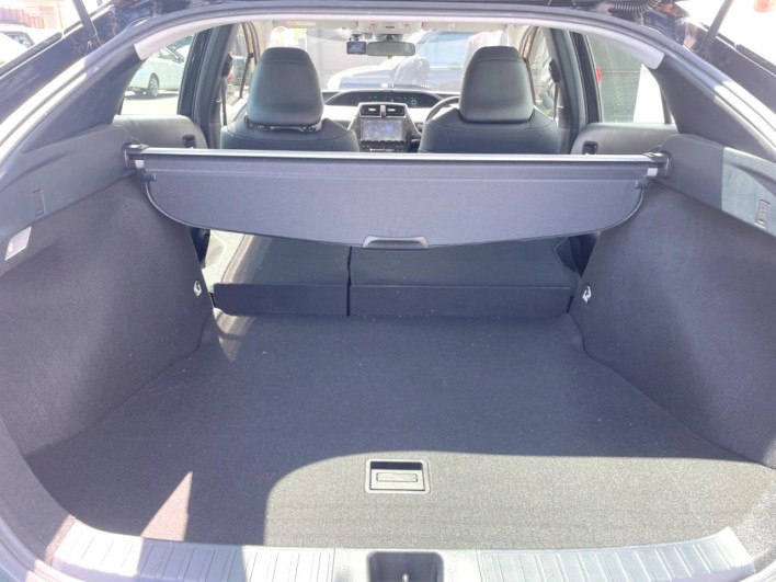2020 Toyota Prius DAA-ZVW51 (UW-69fd5311c78b4)[20]