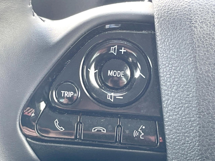 2020 Toyota Prius DAA-ZVW51 (UW-69fd5311c78b4)[28]