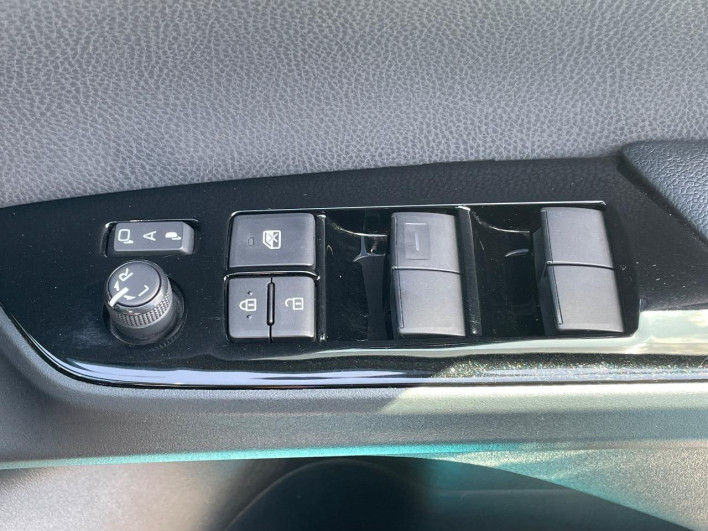 2021 Toyota Prius PHV 6LA-ZVW52 (UW-69fd5312d93a7)[21]