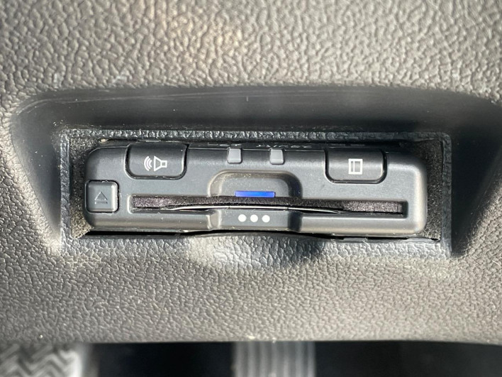 2021 Toyota Prius PHV 6LA-ZVW52 (UW-69fd5312d93a7)[27]