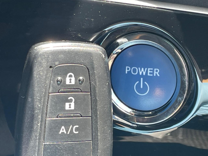 2021 Toyota Prius PHV 6LA-ZVW52 (UW-69fd5312d93a7)[26]
