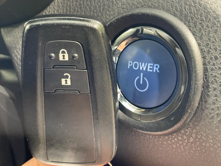 2018 Toyota C-HR DAA-ZYX10 (UW-69fd531d5eac1)[17]