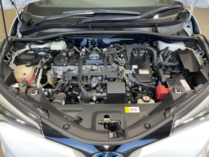 2018 Toyota C-HR DAA-ZYX10 (UW-69fd531d5eac1)[4]