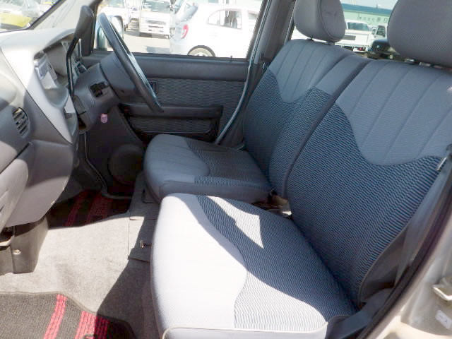 1999 Daihatsu Atrai S220G (UW-6a1913b1893d6)[18]