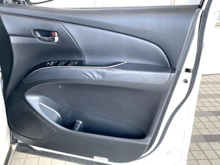 2013 Toyota Estima DBA-ACR50W (UW-69fea3c667164)[20]