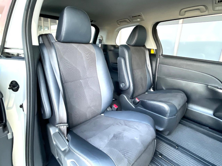 2013 Toyota Estima DBA-ACR50W (UW-69fea3c667164)[17]