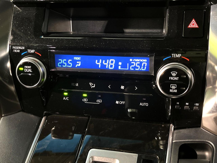 2017 Toyota Vellfire DBA-AGH30W (UW-69fea3c7e0fe4)[13]