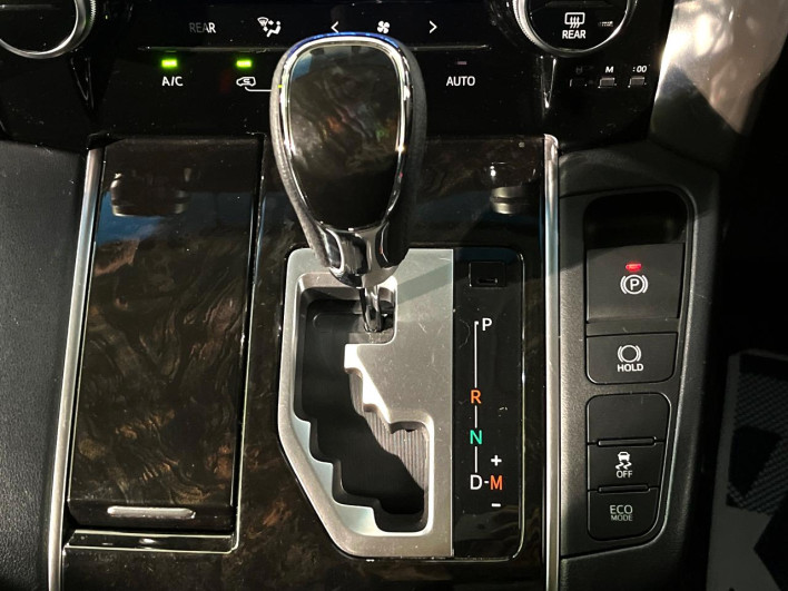 2017 Toyota Vellfire DBA-AGH30W (UW-69fea3c7e0fe4)[14]