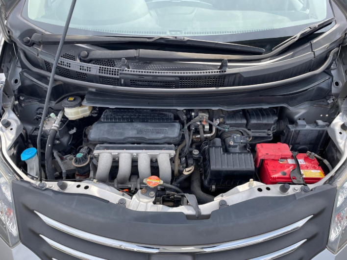 2009 Honda Freed DBA-GB3 (UW-69fea3f96868f)[4]