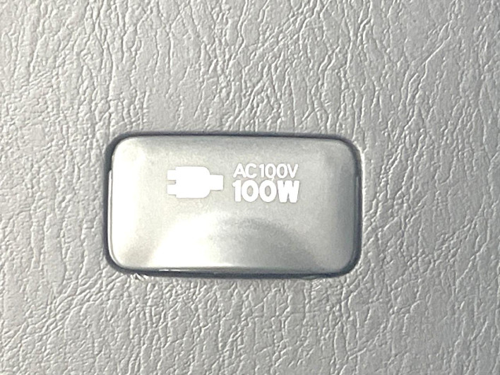 2022 Toyota Hiace Van 3DF-GDH201V (UW-69fea3fc772c4)[27]