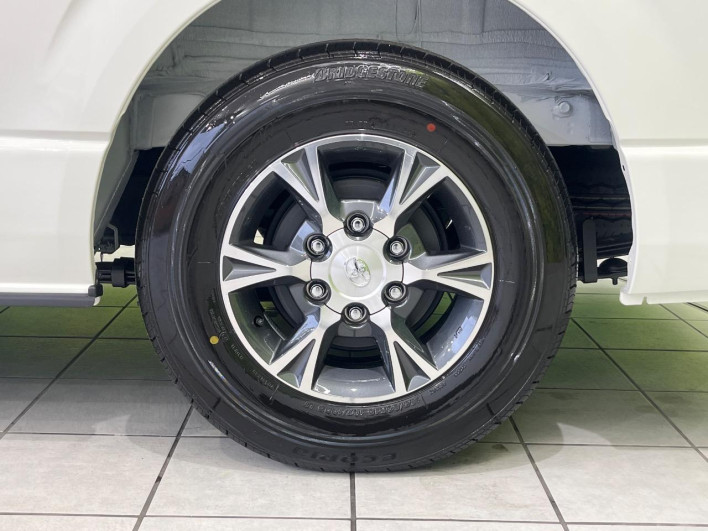 2026 Toyota Hiace Van 3DF-GDH206V (UW-69fea3fd8b7cb)[11]