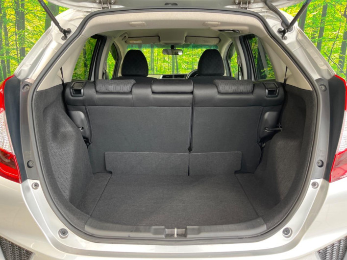 2013 Honda Fit DBA-GK3 (UW-69fea4048113b)[17]