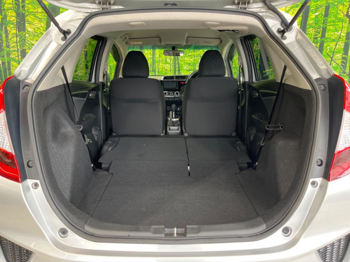 2013 Honda Fit DBA-GK3 (UW-69fea4048113b)[18]