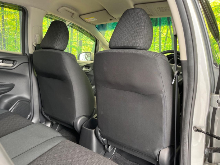 2013 Honda Fit DBA-GK3 (UW-69fea4048113b)[21]