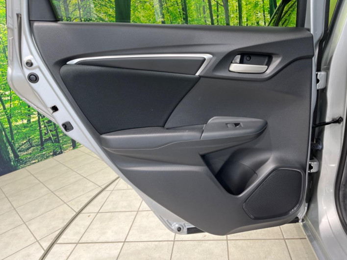 2013 Honda Fit DBA-GK3 (UW-69fea4048113b)[12]